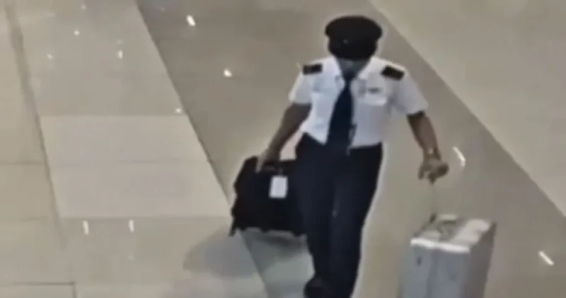Pilot, valizinde uyuşturucu ile yakalandı Dış Haberler