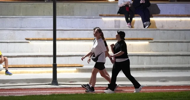 Düzce de sporun adresi Merkez Park oldu 7 den 70 e herkes yürüyüş yapıyor Düzce Haberleri Habertürk Yerel Haberler
