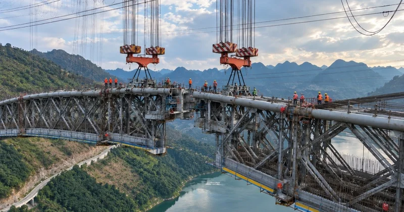 570 metrelik dev kemer havada birleştirildi: Üzerinden trenler geçecek Sözcü Gazetesi