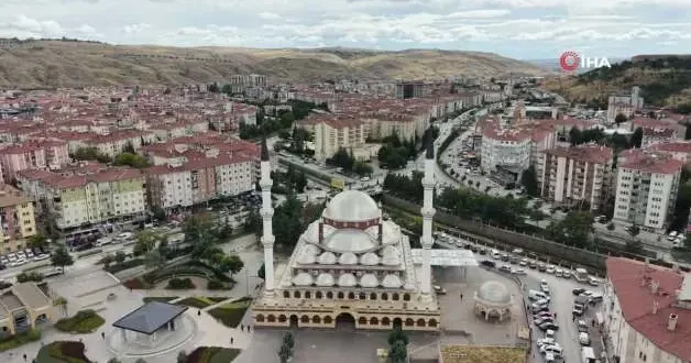Eller konuşuyor, gönüller anlıyor! Çankırı da hutbeyi böyle takip ediyorlar