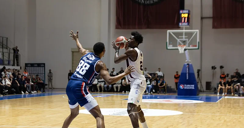 Anadolu Efes, Pizzabulls Bordo Bandırma deplasmanında galip!