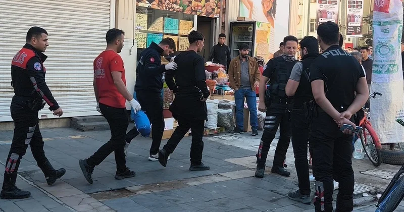 Iğdır da mağazada başlayan tartışma sokakta saldırıya dönüştü: Genç, 7 kişilik grubun hedefi oldu