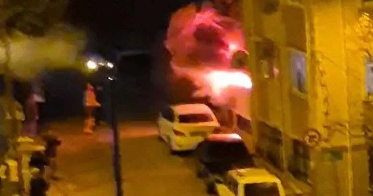 Balıkesir sabah saatlerinde patlama: Doğal gaz şüphesiyle tüpü yaktı, bina sarsıldı