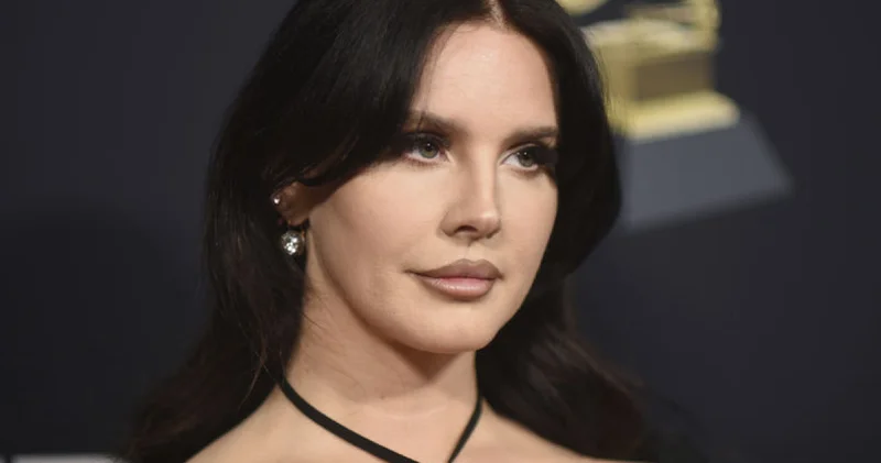 Lana Del Rey in timsah turu rehberi eşinden aldatma iddialarına yanıt