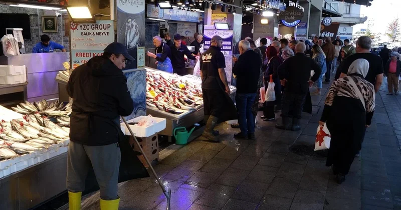 Trabzon da 1 Eylül de av yasağı bitti, palamutun tanesi 125 liraya satılıyor