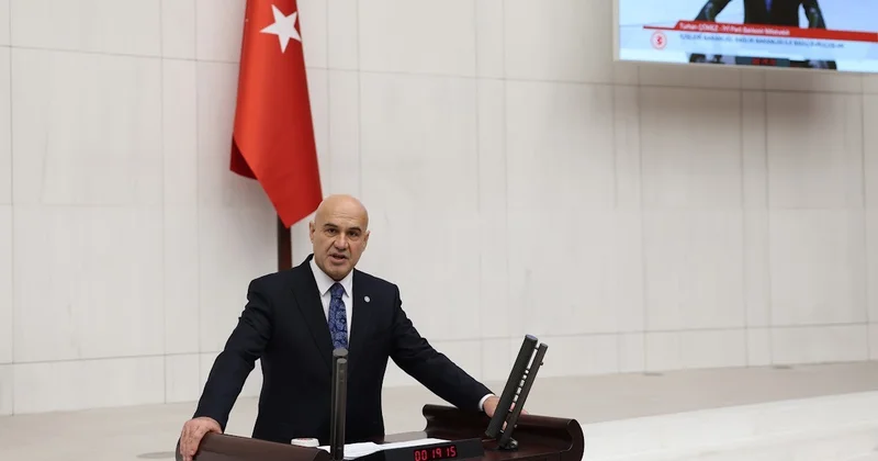İYİ Partili Çömez’den Fatma Betül Sayan Kaya’nın tıp eğitimi ve İSBAK görevi için iki soru önergesi