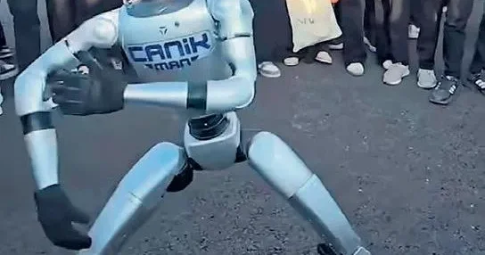 FUNDA KARAYEL Teknofest’te halay çeken robotlar bize ne anlatıyor?