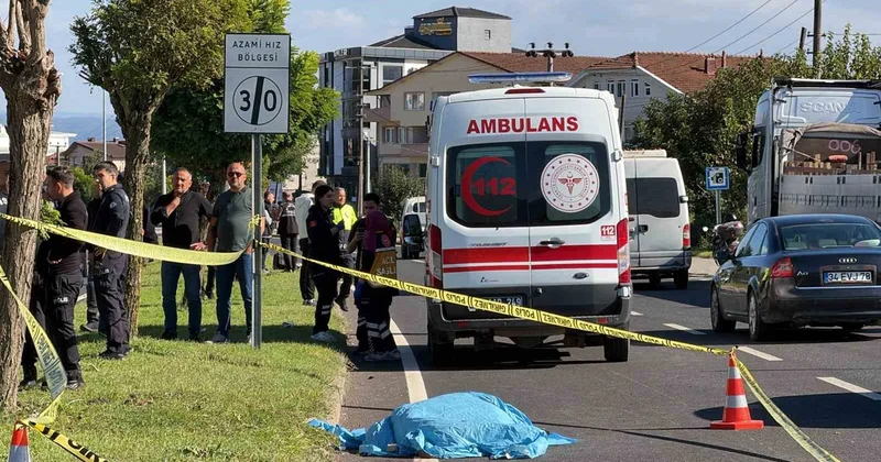 Motosiklet yayaya çarptı! Bir kişi öldü, sürücü ağır yaralandı