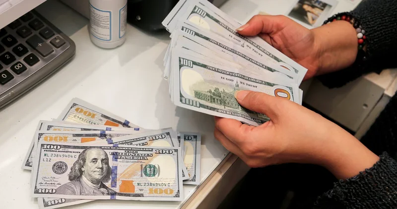 Dolar endeksi 3 ay sonra 100 ün üstünü gördü