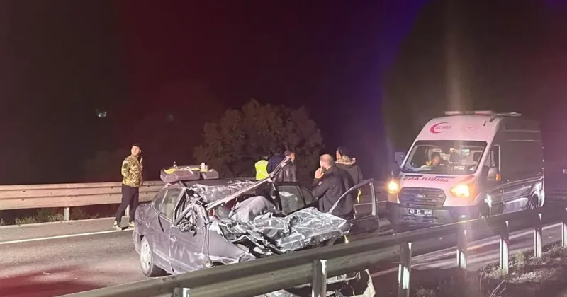 Tıra arkadan çarpan otomobil hurda yığınına döndü: 1 ölü