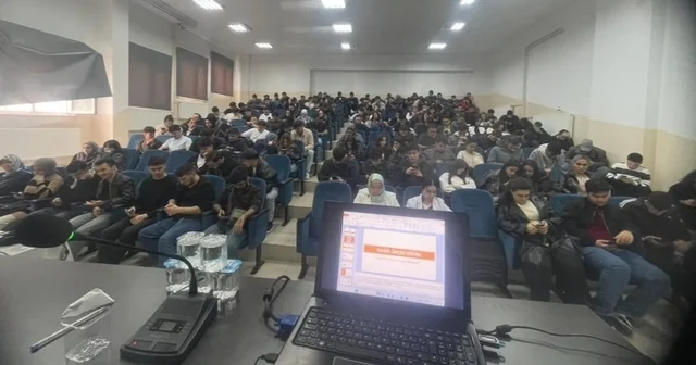Samsun da üniversite öğrencilerine evlilik öncesi eğitimi verildi Samsun Haberleri