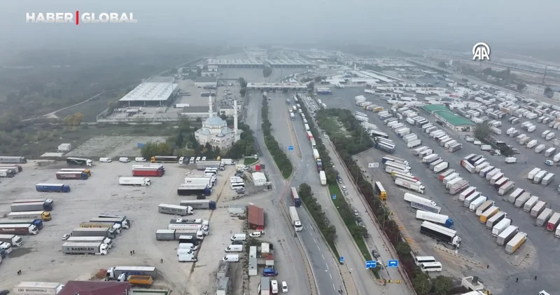 Kapıkule deki tır kuyruğu sorunu gurbetçi otoparkı ile çözüldü