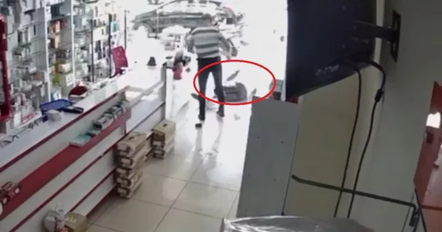 Eczacı teknisyeni öncesinde kendisini darbeden kişinin babasını tartaklamış Mersin Haberleri