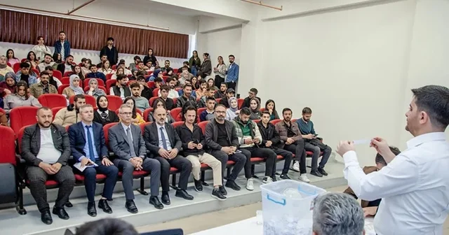 Hakkari de 385 üniversite öğrencisi İŞKUR Gençlik Programı ndan faydalanacak Hakkari Haberleri