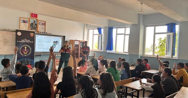 Siirt te jandarmadan Siber Farkındalık ve Bilinçlendirme Eğitimi Siirt Haberleri