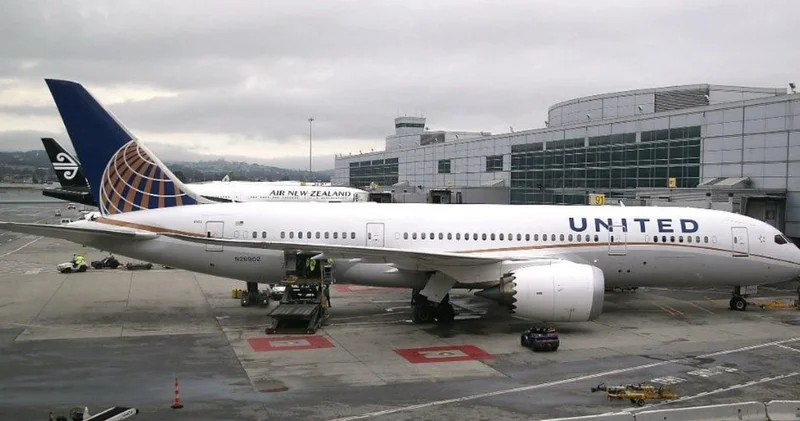 Uçakta bomba alarmı! Tüm uçuşlar durduruldu