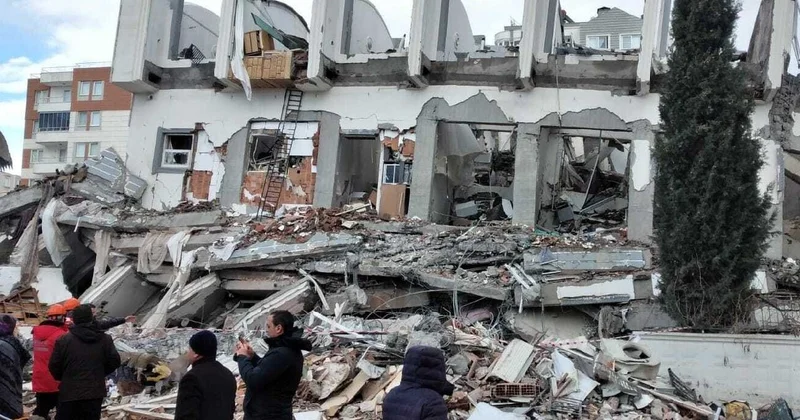 Depremde 65 kişiye mezar olmuştu: Sueda Kent Sitesi davasında rapor çıktı