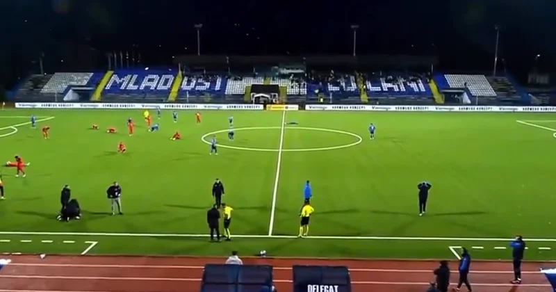 Teknik adam maç sırasında hayatını kaybetti! Oyuncular şoke oldu Sözcü Gazetesi