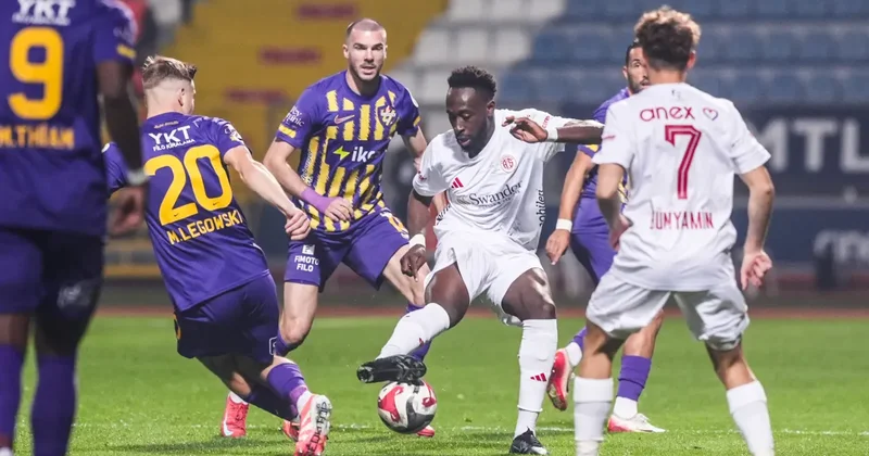 Antalyaspor deplasmandan 3 puanla döndü