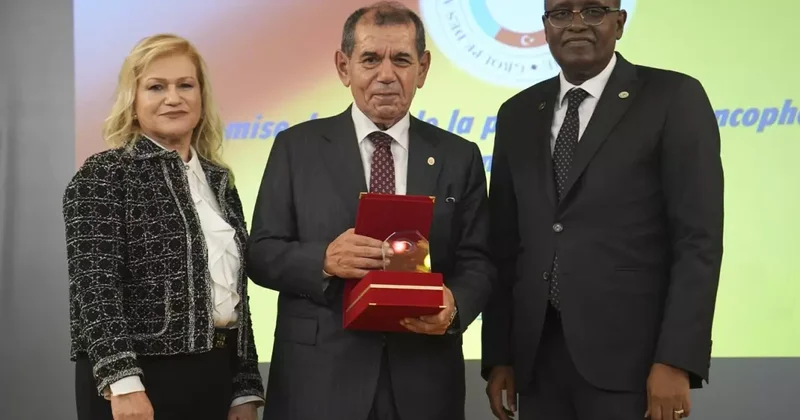 2025 Yılının Frankofon Kişiliği Ödülü Dursun Özbek e verildi