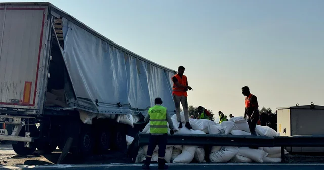 Anadolu Otoyolu Kocaeli kesiminin Ankara istikameti kaza nedeniyle ulaşıma kapandı Kocaeli Haberleri