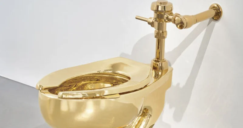 Maurizio Cattelan ın altın klozet i satışa çıkıyor