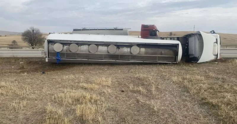 Kırıkkale de akaryakıt tankeri devrildi: 1 yaralı