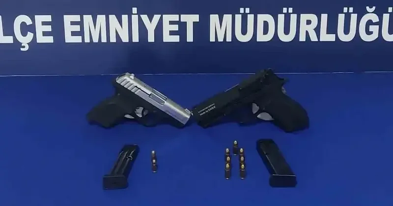 Polisin uygulamasında 2 tabanca ele geçirildi Adana Haberleri