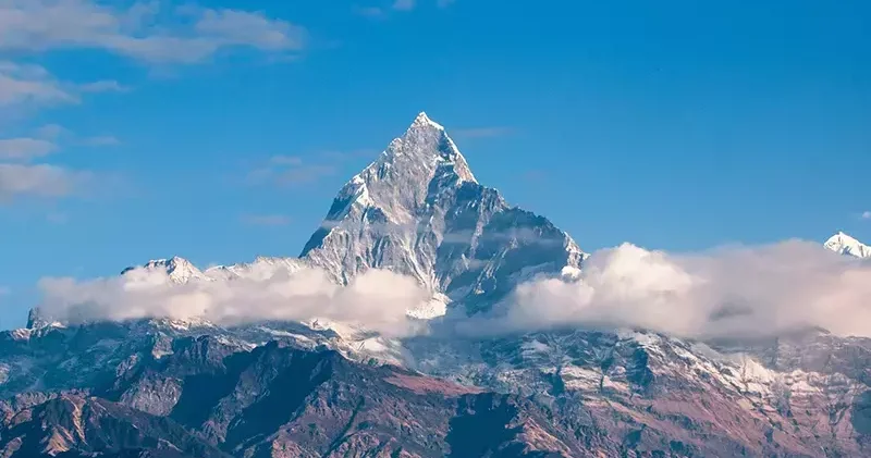 Nepal de çığ düşmesi sonucu 7 kişi hayatını kaybetti