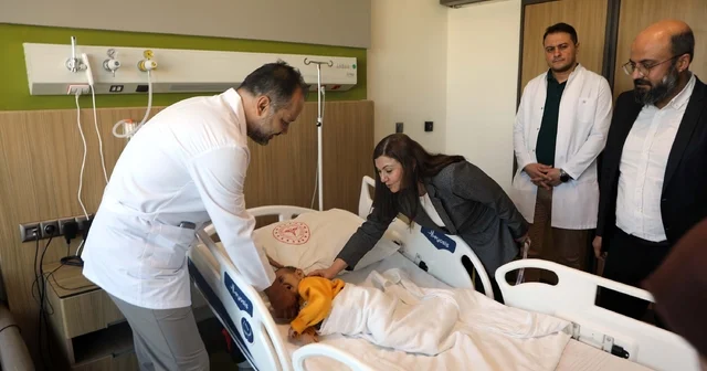 Hamza bebek ameliyatla ilk kez duydu Gaziantep Haberleri
