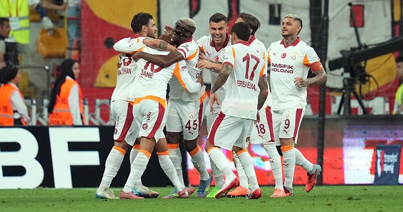 Galatasaray ın rakibi Ajax! Hollanda da kritik eşik Futbol Haberleri