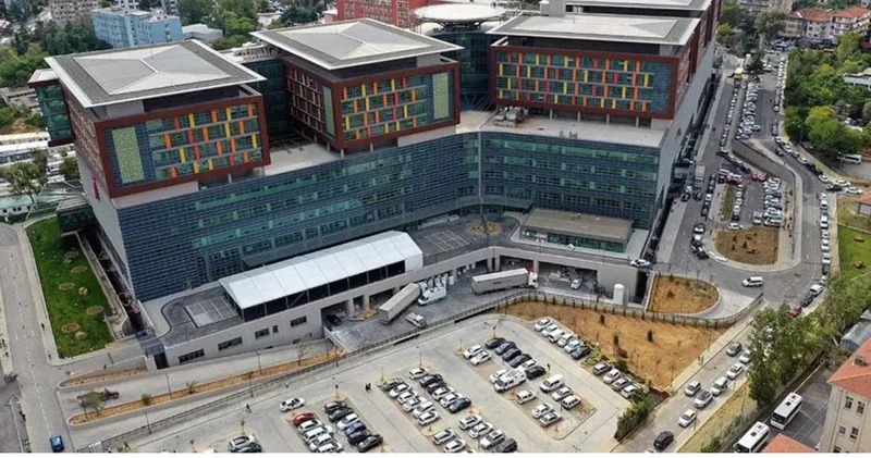 Kanser hastası şehir hastanesi asansöründe mahsur kaldı!