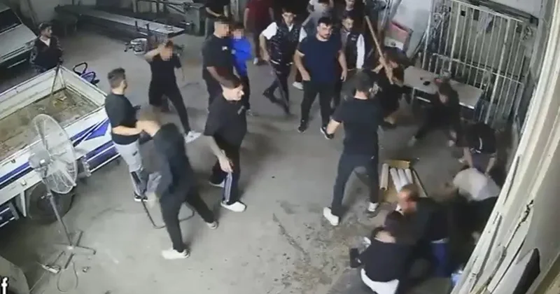 İş yerinde 2 kardeşe dehşeti yaşattılar: Yaşça küçük saldırganlar kamerada! Sopa, kürek ve av tüfeğiyle...