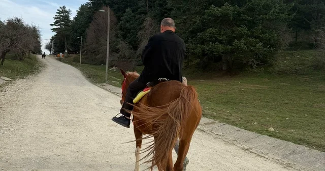Bindiği at, huysuzlanıp koşmaya başlayınca panik yaşadı; o anlar kamerada Manisa Haberleri