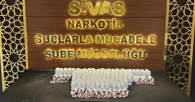 Sivas’ta gerçekleşen narkotik operasyonda 8 bin sentetik ecza ele geçirildi. Sivas Haberleri