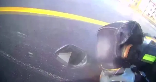 Kazayı burnu kanamadan atlatan motosikletlinin yardımına koşan sürücü yürekleri ısıttı Hatay Haberleri