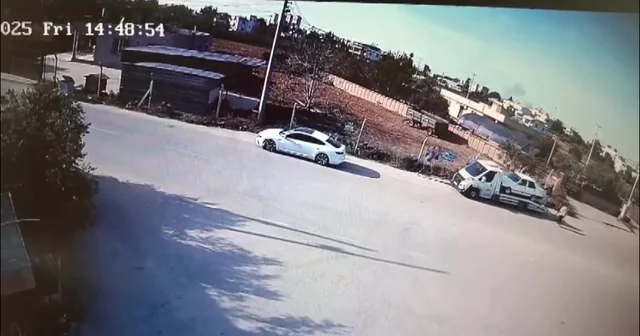 Otomobille geldi çekiciden telefon çaldı: 120 suç kayıtlı hırsızın o anları kamerada Adana Haberleri