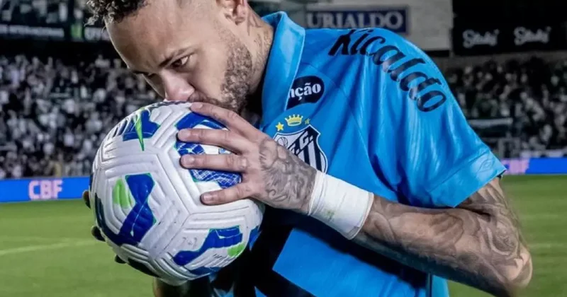 Neymar hat trick yaptığı maçta Santos u ipten aldı