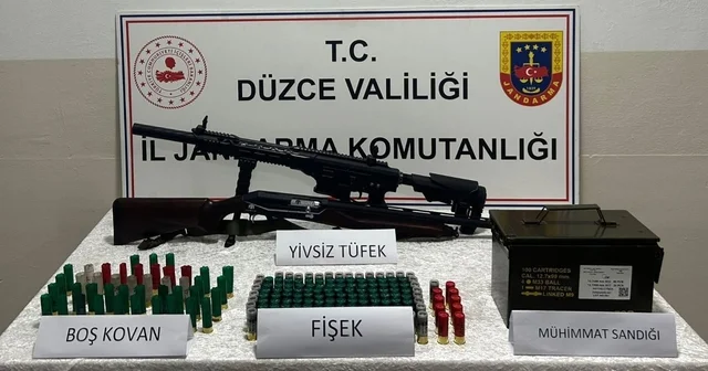 Düzce de evinin bahçesinde havaya ateş eden 2 kişi yakalandı Düzce Haberleri