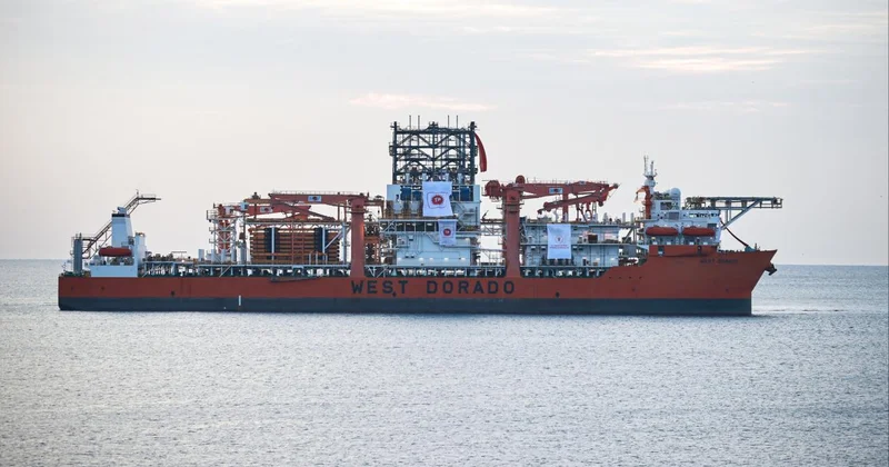 Türkiye nin 6. derin deniz sondaj gemisi Mersin e ulaştı