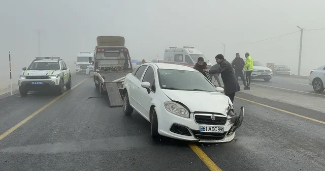 Yoğun sis Tatvan da zincirleme kazaya neden oldu Bitlis Haberleri