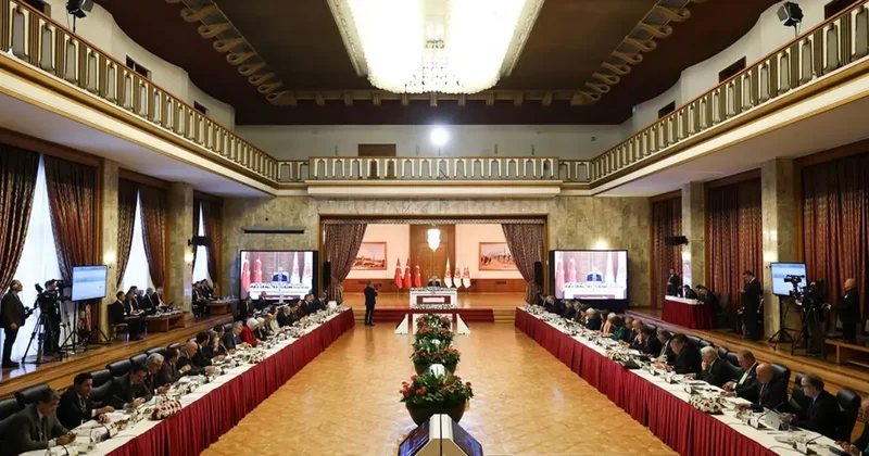 İmralı daki görüşmenin özet tutanağı komisyonda okundu