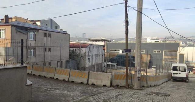 Kocaeli de yangın çıkan fabrikanın bulunduğu sokak trafiğe açıldı Kocaeli Haberleri