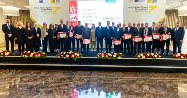 Niğde Halk Eğitimi Merkezi, Türkiye nin en başarılı 10 kurumu arasında yer aldı Niğde Haberleri