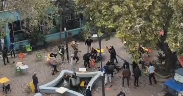 Kavga değil adeta meydan muharebesi: Taş, sopa ve silah kullanıldı, 1 kişi yaralandı Manisa Haberleri