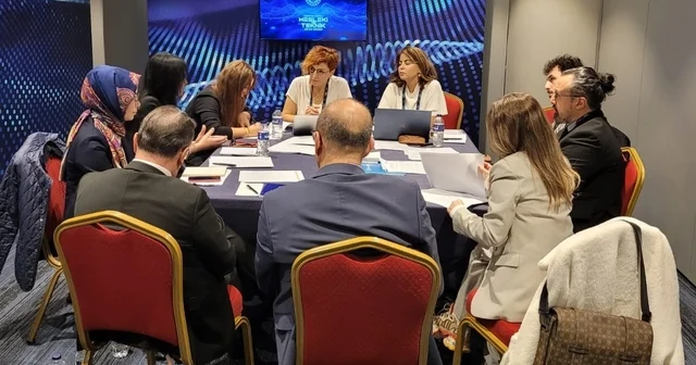 MCBÜ den Mesleki Eğitim Zirvesi ne önemli katkı Manisa Haberleri