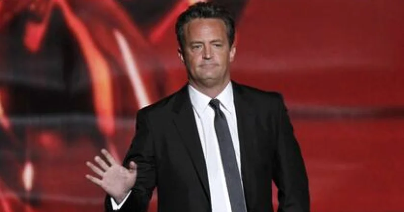 Friends yıldızı Matthew Perry nin ölümüne yol açan doktora 2,5 yıl hapis magazin haberleri