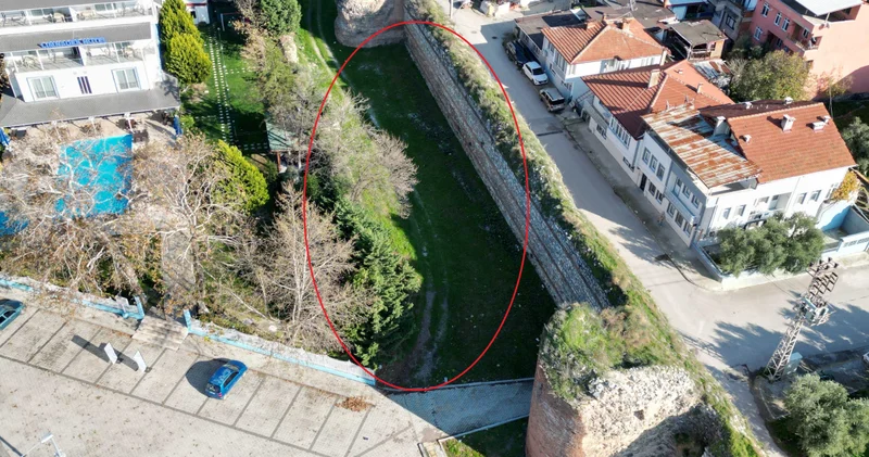 Papa nın ziyaretinden 1 gün sonra arsasını satışa çıkardı Son dakika haberleri