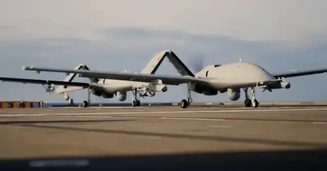 Mavi Vatan’da tarihi test: Bayraktar TB3 komuta etti Albatros S hedefi imha etti VİDEO İZLE