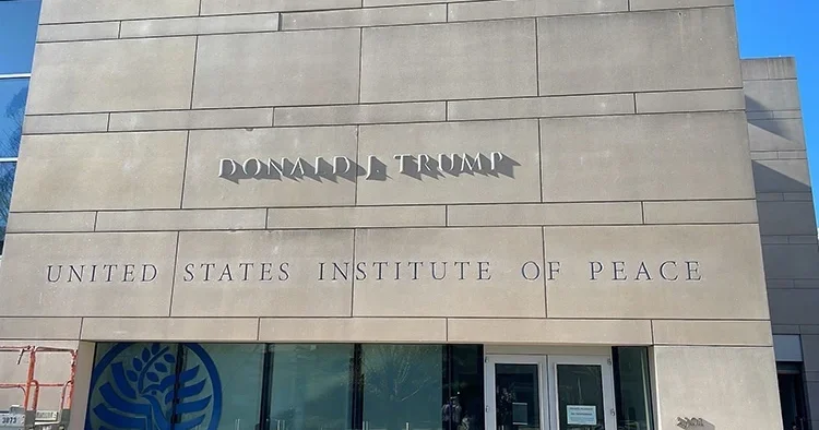 ABD deki Barış Enstitüsü nün adı Trump la değişti